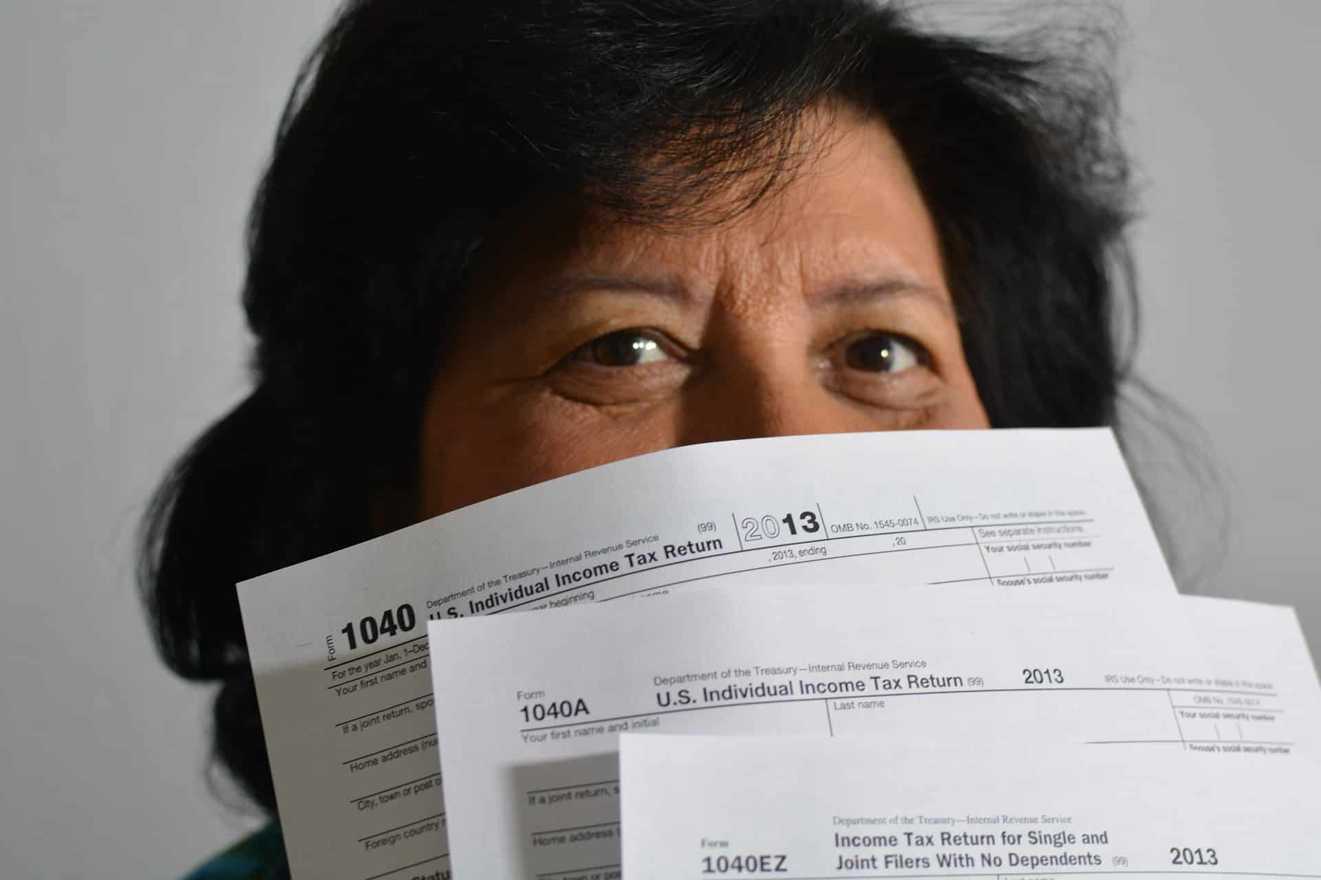 What is the Difference Between IRS Form 1040 & 1040-SR?